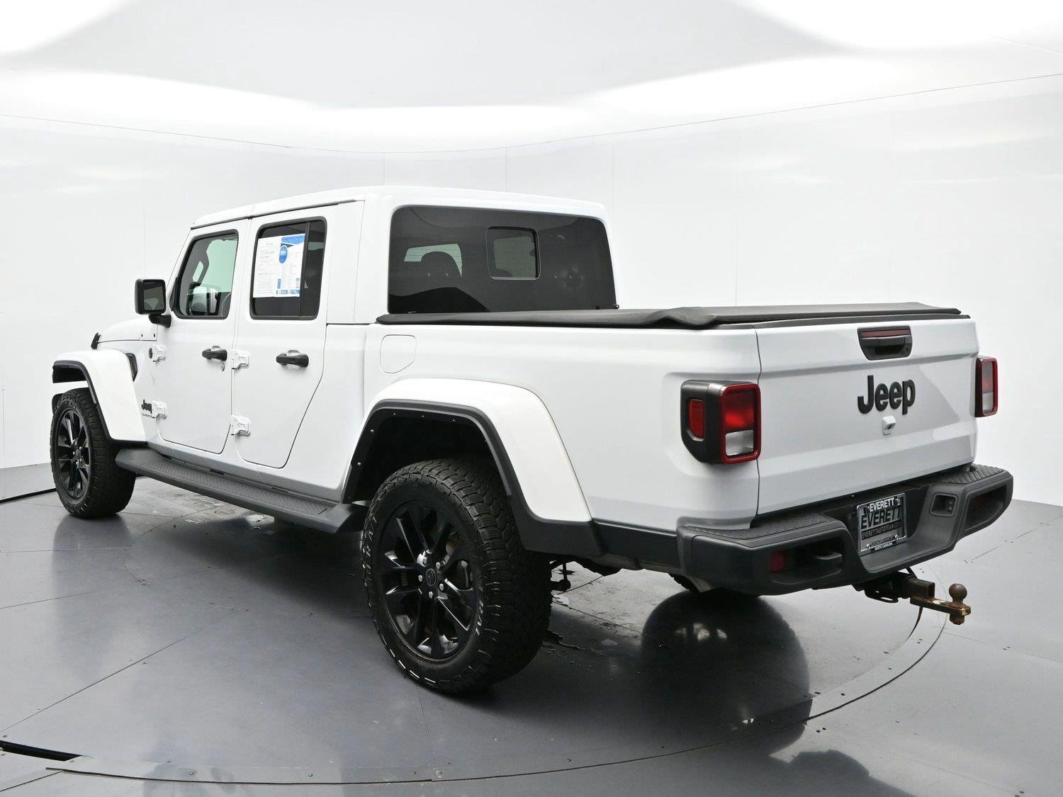 Used 2025 White Jeep Nighthawk image 5