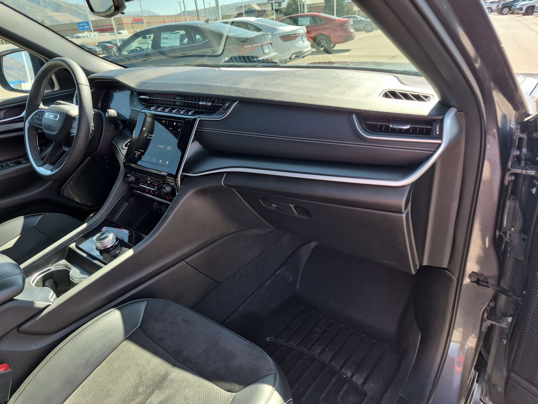Used 2024 Baltic Gray Metallic Clearcoat Jeep Altitude image 31