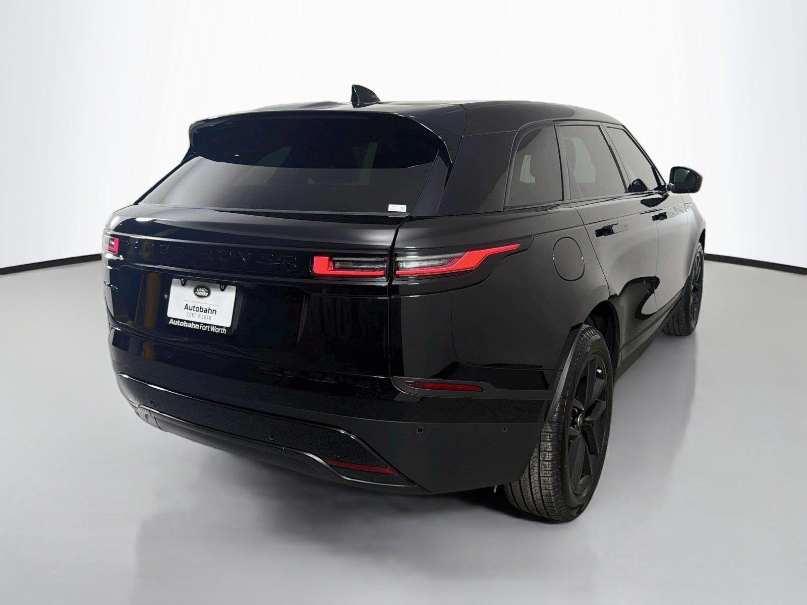 New 2026 Santorini Black Land Rover S image 5