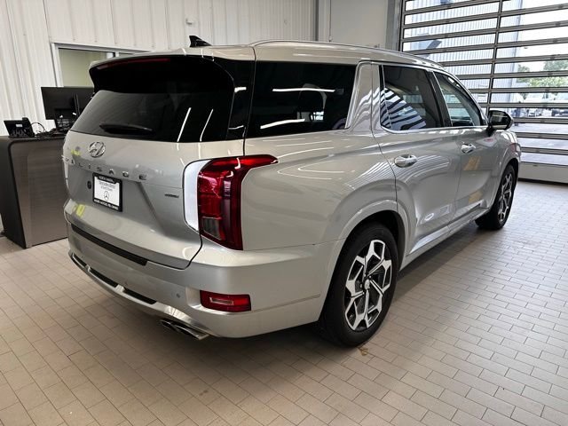 Used 2022 Silver Hyundai Calligraphy image 3