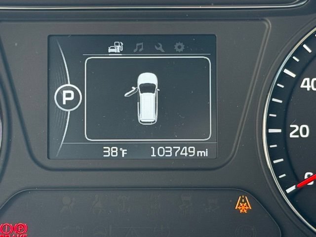 Used 2016 Snow White Pearl Kia EX image 12