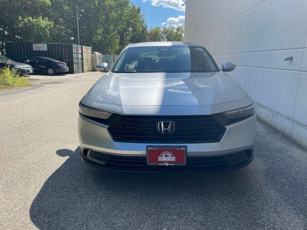 New 2026 Solar Silver Metallic Honda LX image 3