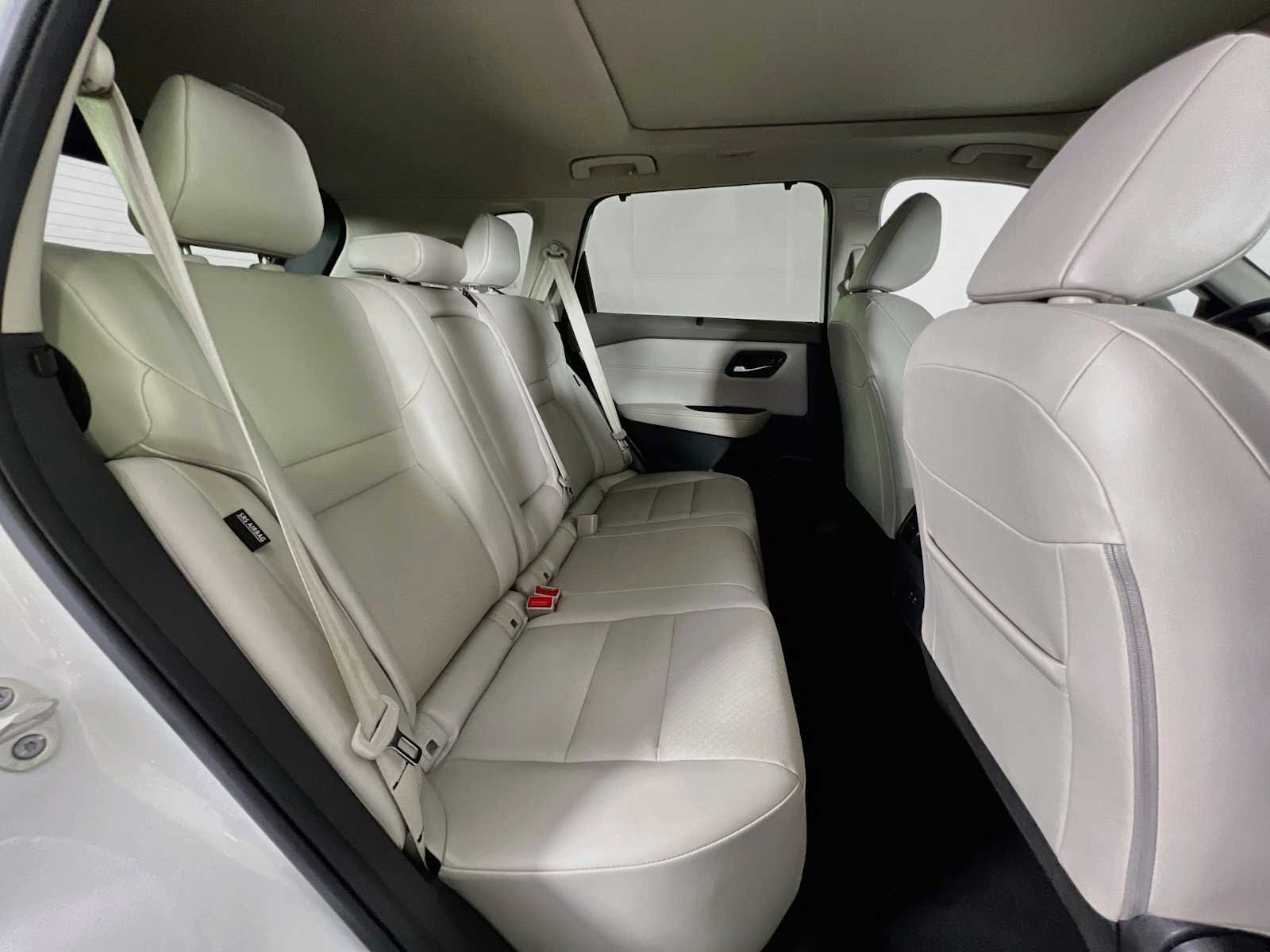 Used 2023 Pearl White Tricoat Nissan SV image 28