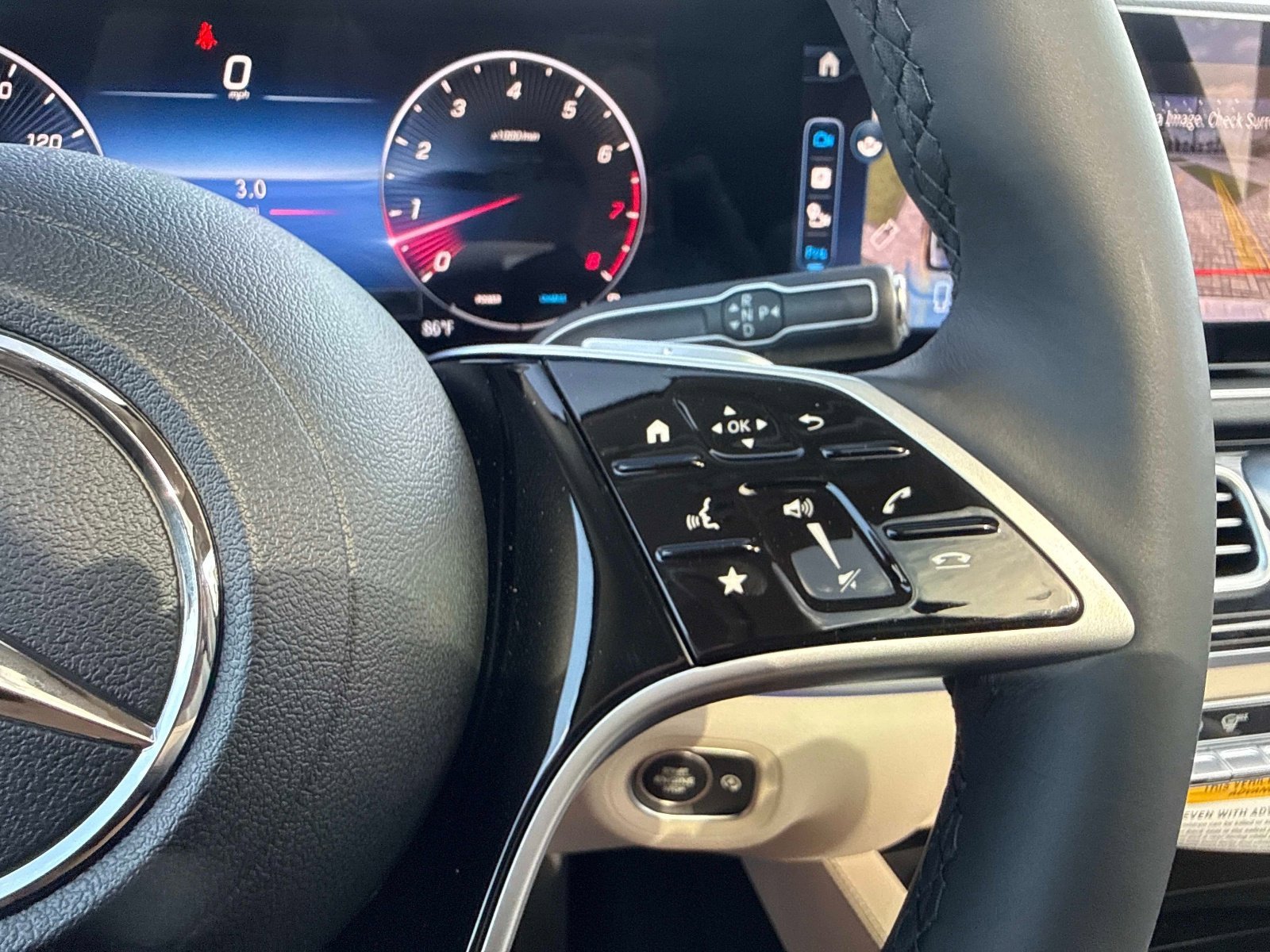 New 2026 Polar White Mercedes-Benz 350 4MATIC® SUV image 32
