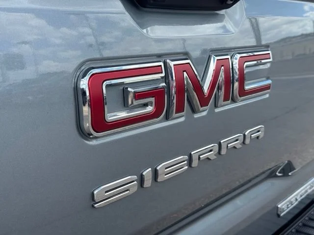 Certified Used 2025 Sterling Metallic GMC Elevation image 19