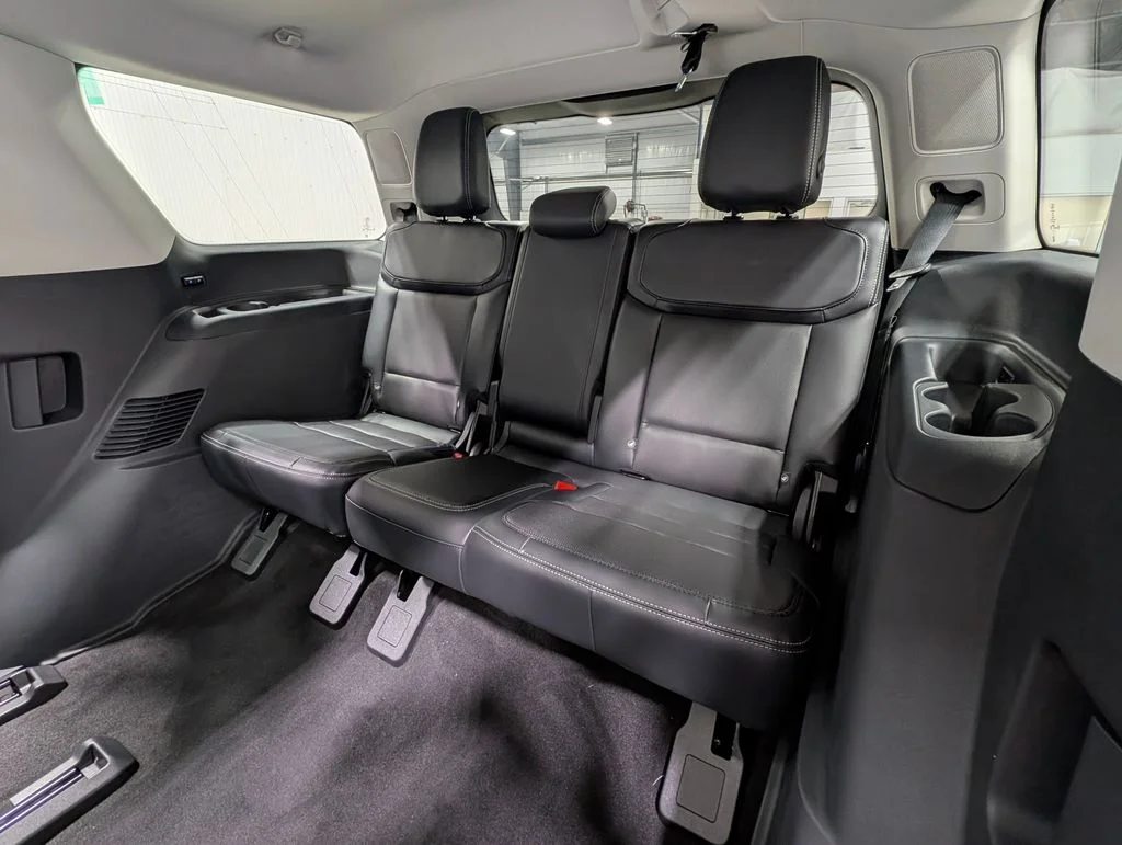 New 2027 Glacier Gray Metallic Tri-Coat Ford Platinum image 17