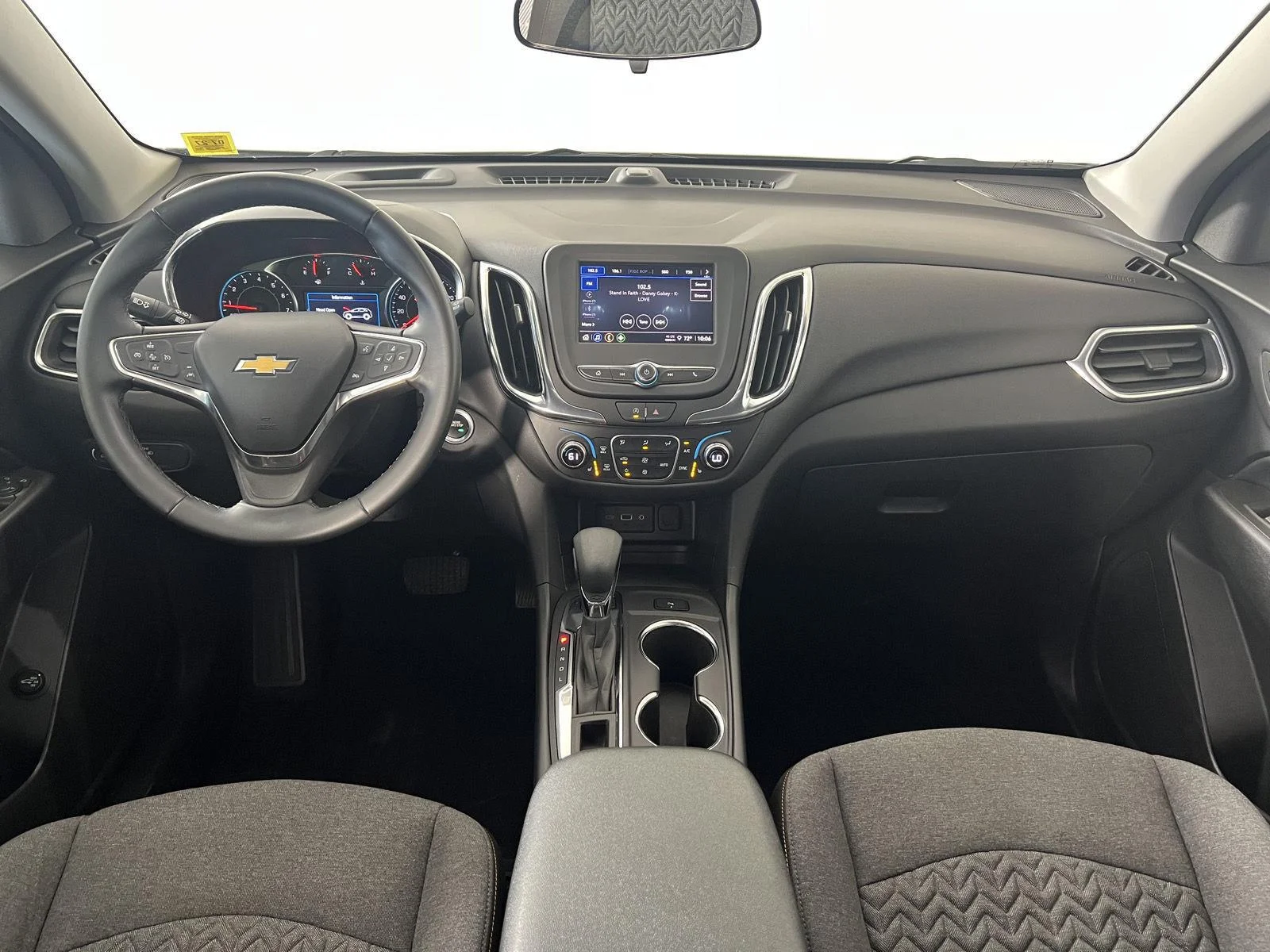 Used 2024 Summit White Chevrolet LT image 19