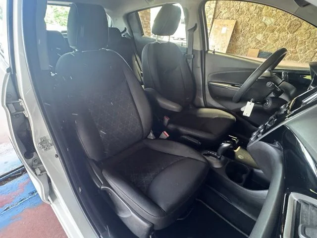 Used 2020 White Chevrolet 1LT image 20