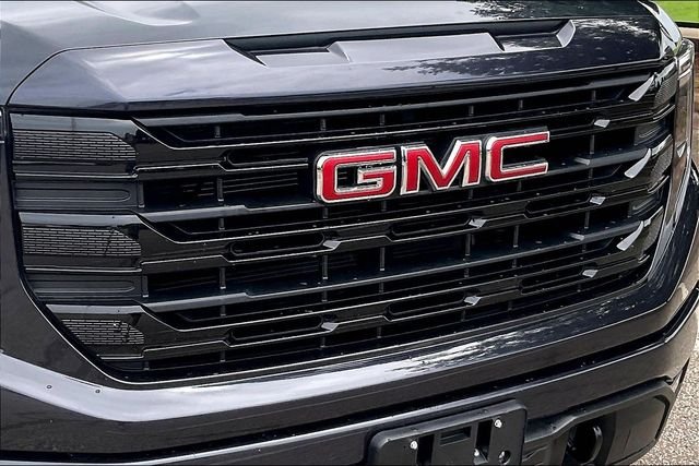 Used 2023 Silver GMC Elevation image 27