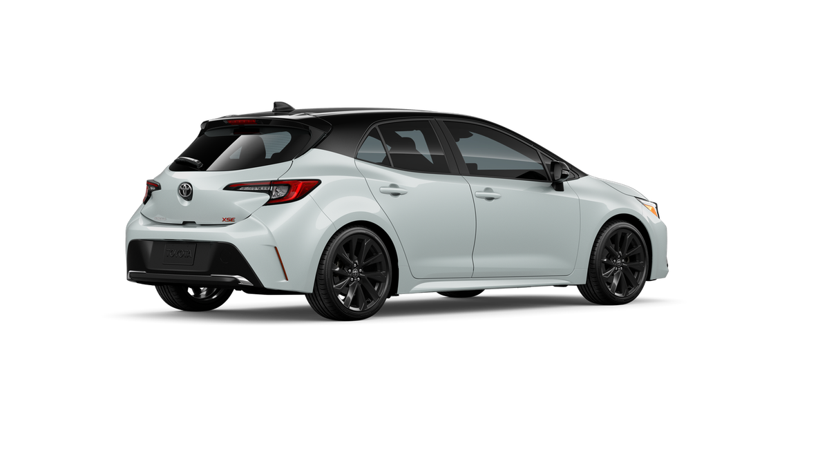 New 2026 Wind Chill Pearl with Midnight Black Metallic roof Toyota XSE image 10