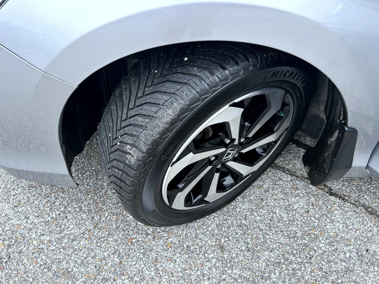 Used 2016 Silver Honda EX-L image 22