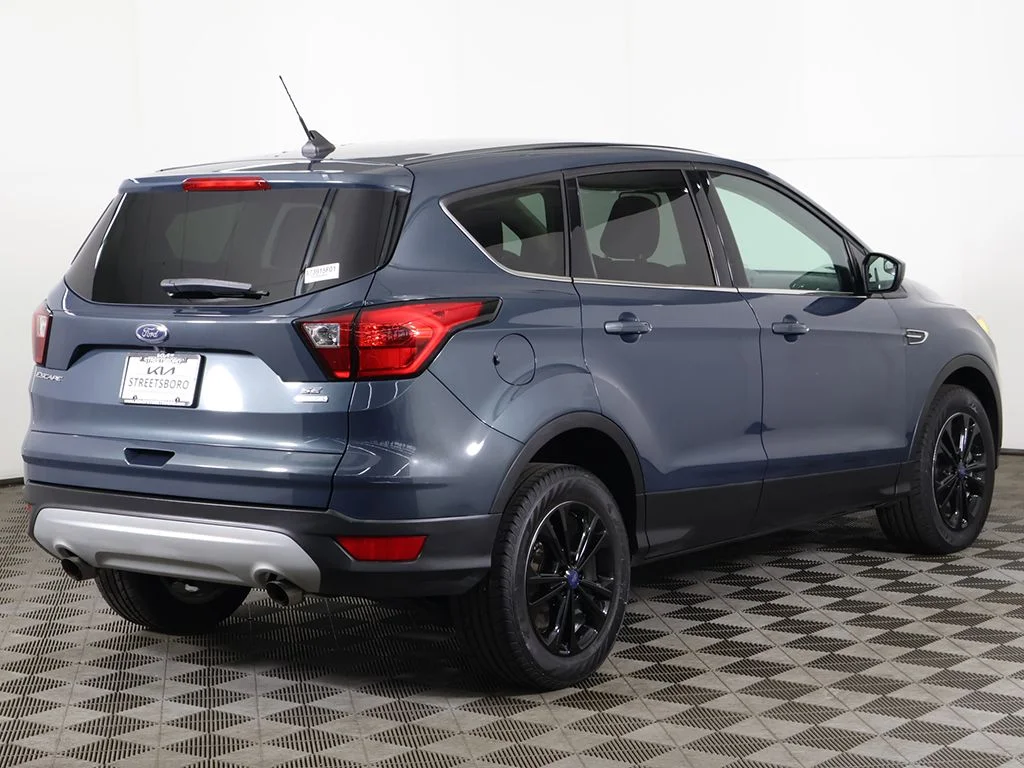 Used 2019 Green Ford SE image 7
