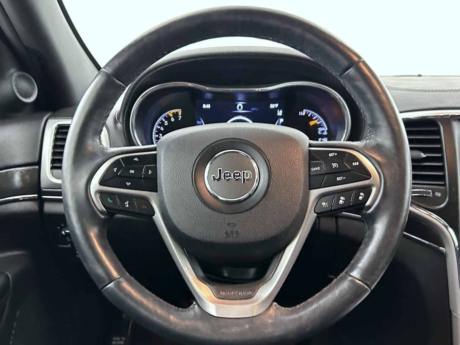 Used 2018 White Jeep Limited image 11