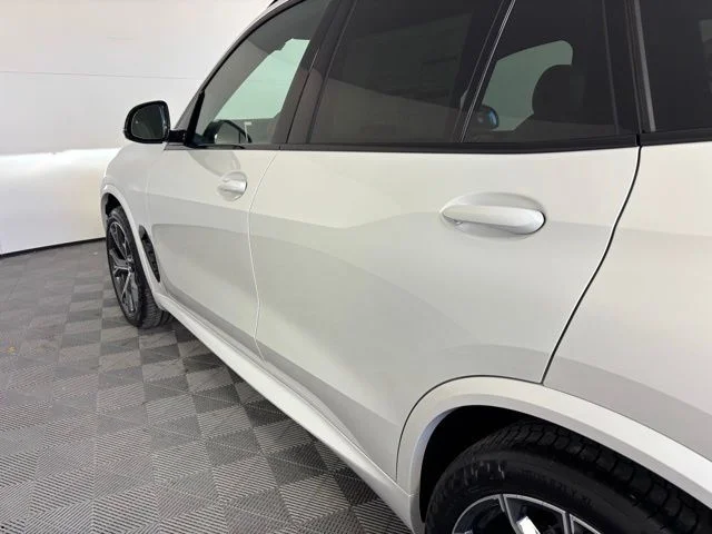 New 2026 Mineral White Metallic BMW xDrive40i image 10
