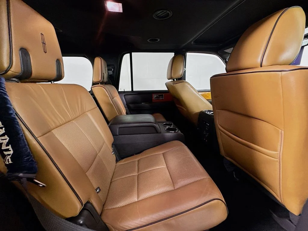 Used 2013 Black Lincoln Base image 35