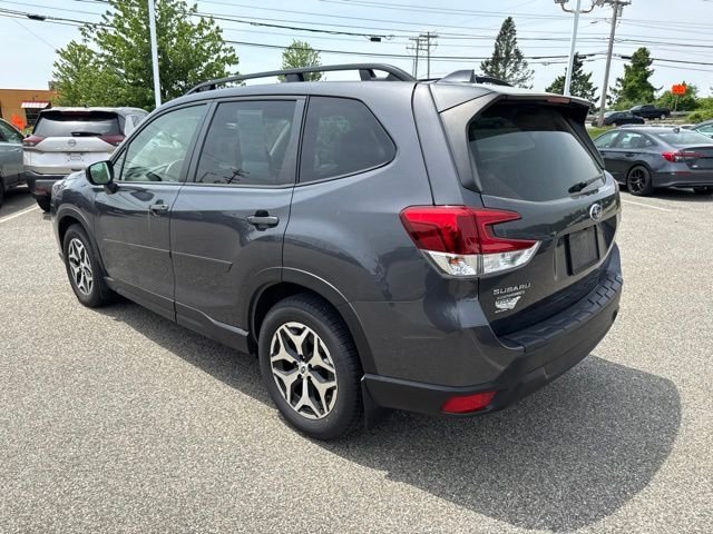 Used 2023 Gray Metallic Subaru Premium image 13