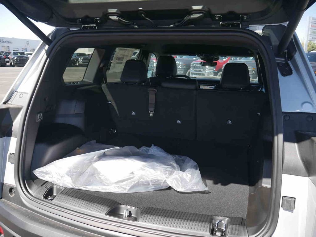 New 2026 Silver Zynith Clearcoat Jeep Limited image 8