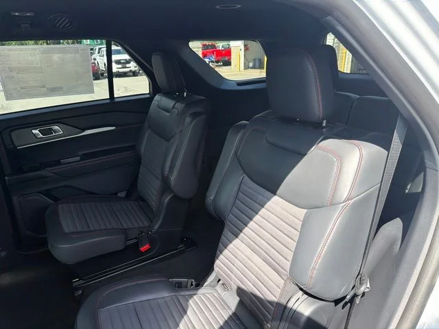 New 2026 Space White Metallic Ford ST-Line image 51