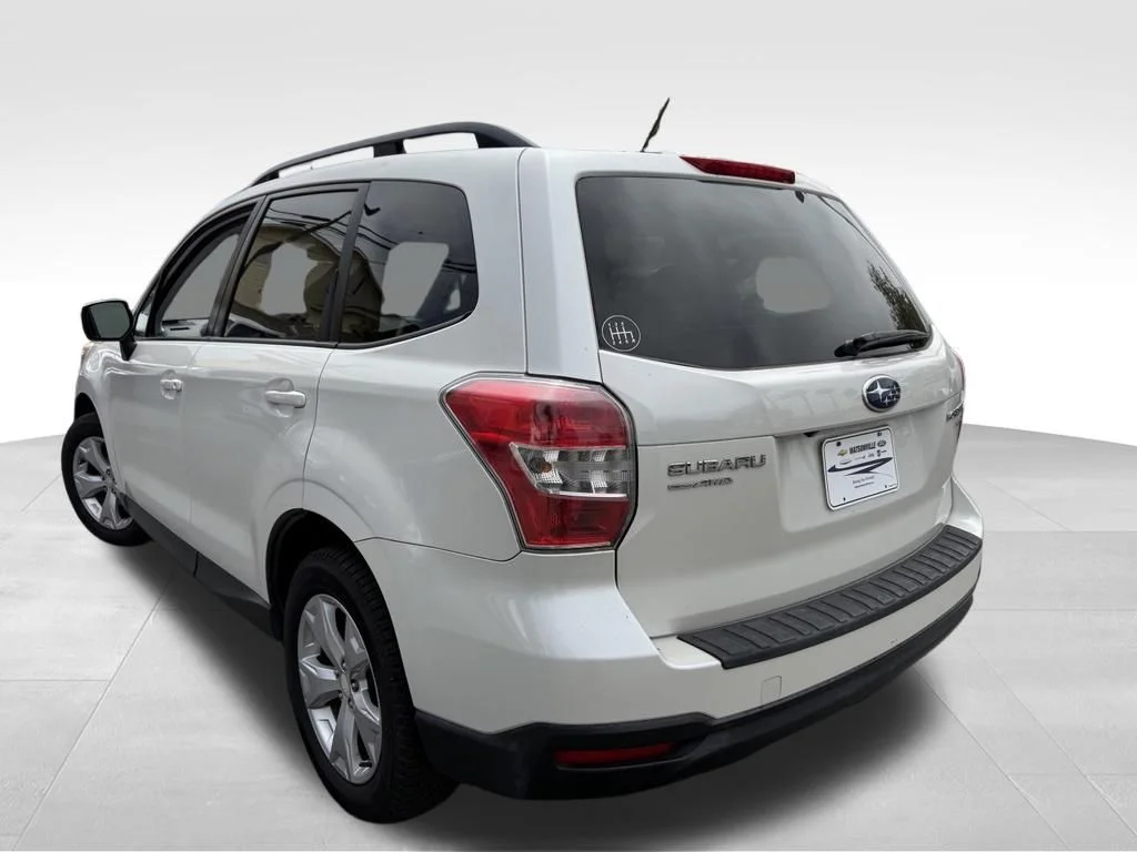 Used 2014 White Subaru 2.5i Premium image 4