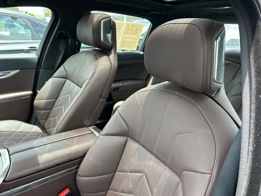 Used 2025 Carbon Black Metallic BMW 740i image 20