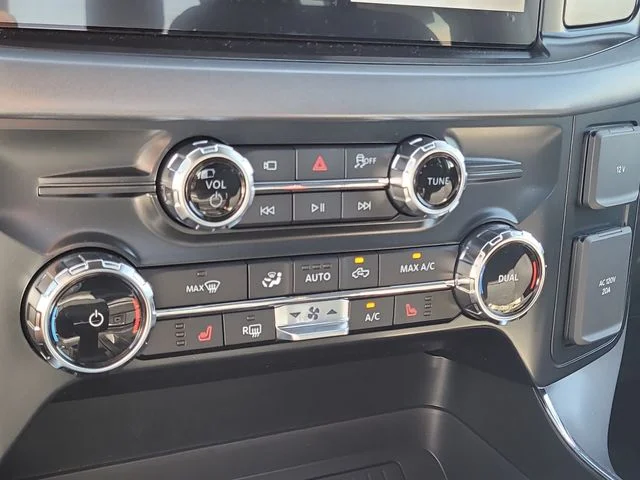 New 2026 Oxford White Ford XLT image 26