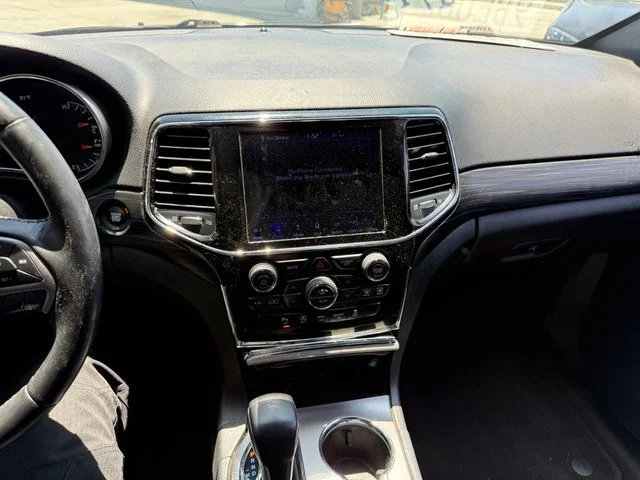 Used 2019 Black Jeep Altitude image 9