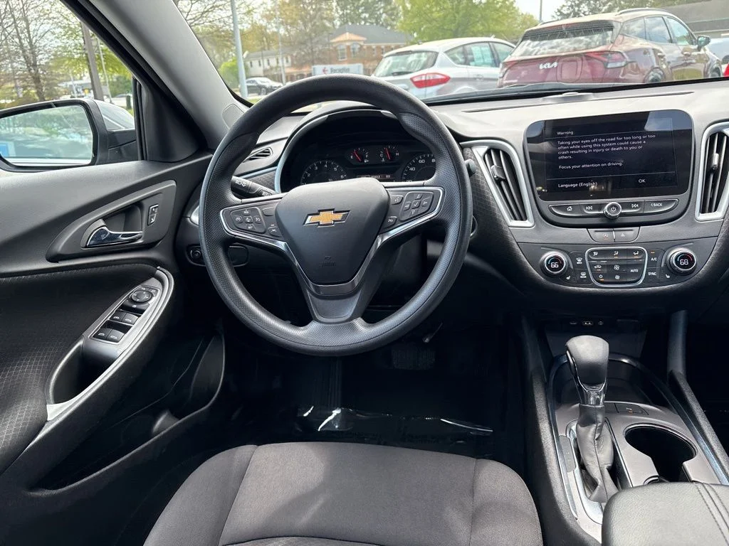 Used 2024 Gray Chevrolet LT image 9