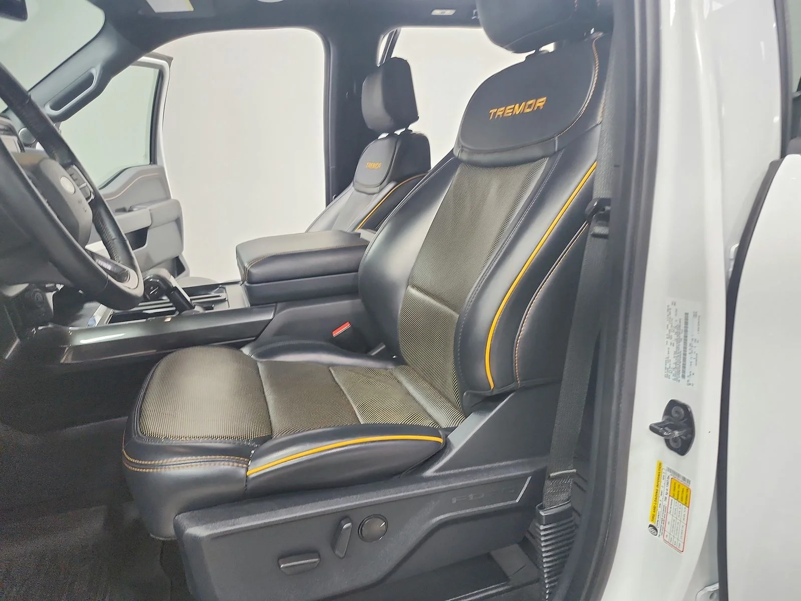 Used 2022 Oxford White Ford Tremor image 20