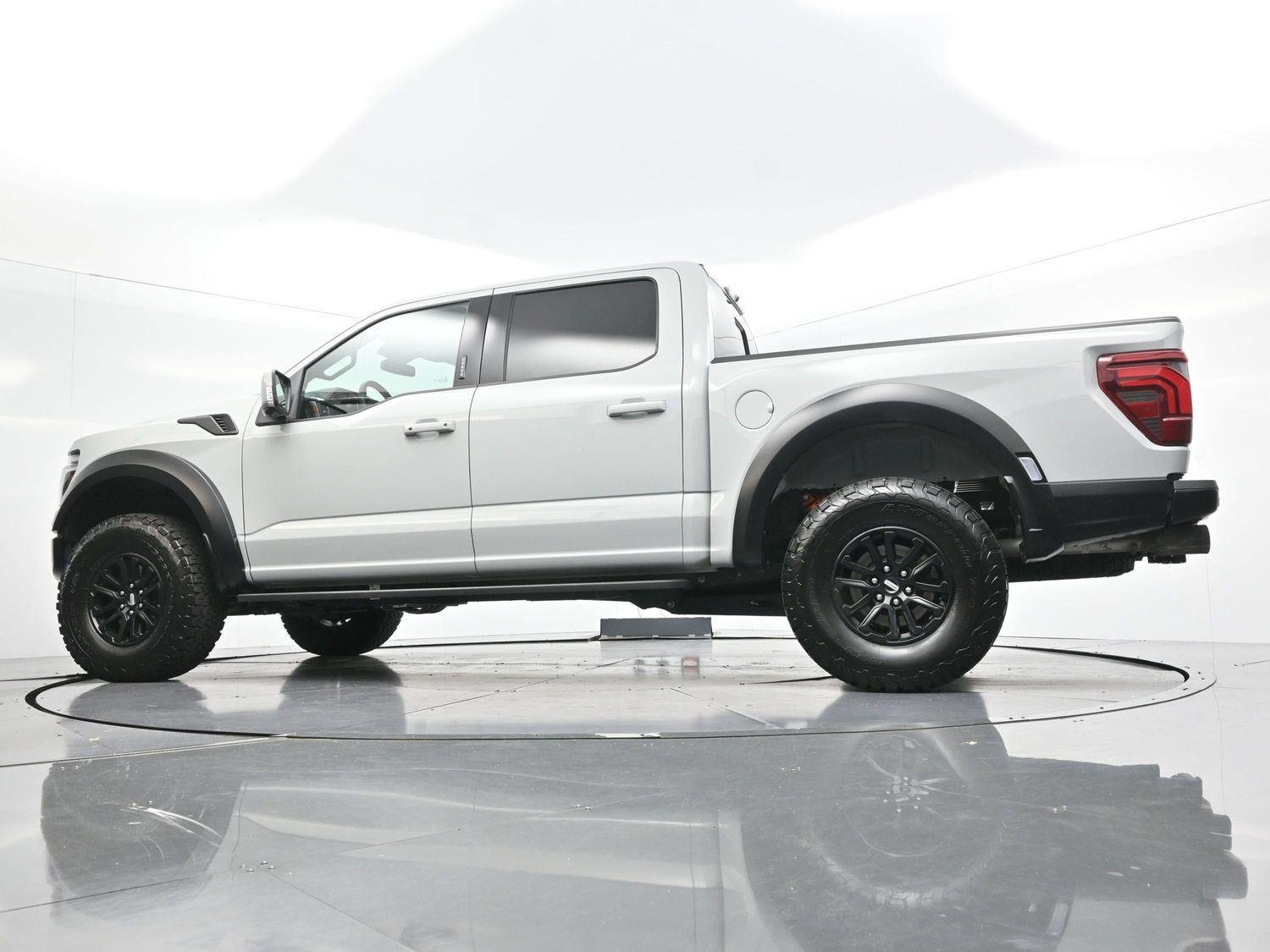 Used 2024 Avalanche Gray Ford Raptor image 54