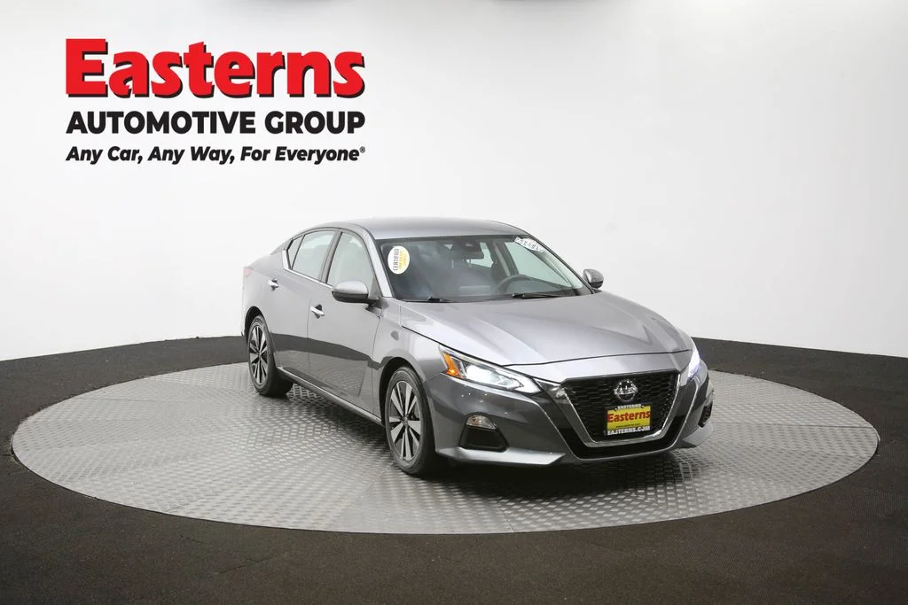 Used 2022 Gray Nissan 2.5 SV image 47