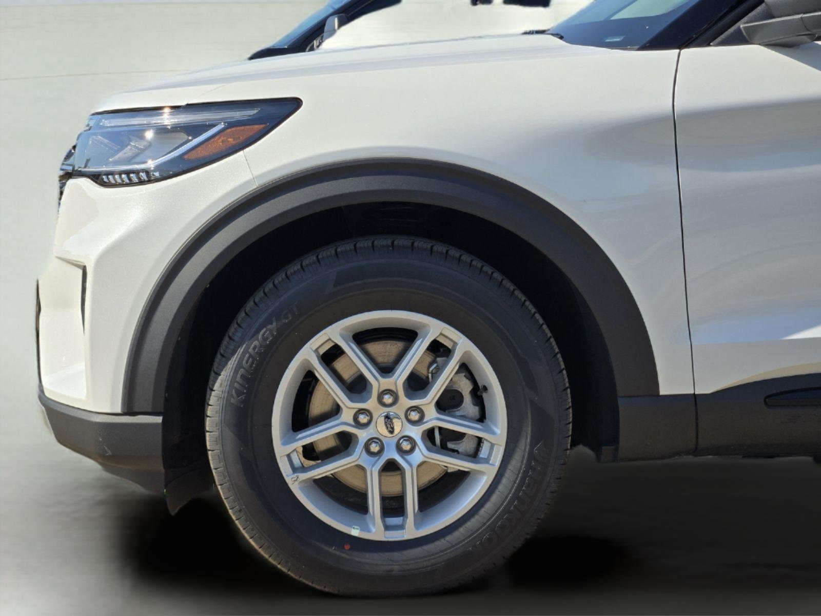 New 2026 Star White Metallic Tri-Coat Ford Active image 6