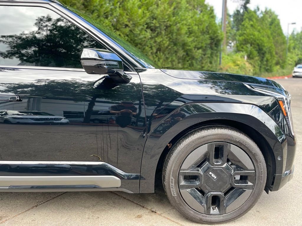 Used 2024 Aurora Black Pearl Kia GT-Line image 1
