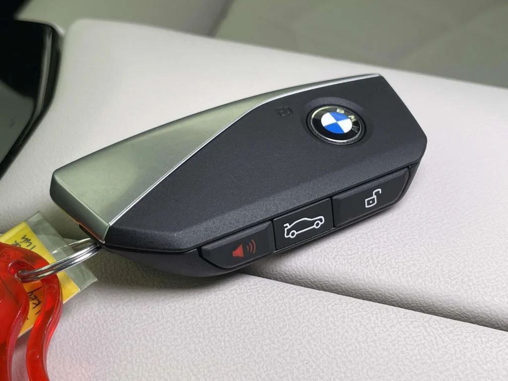New 2027 Gray BMW 530i xDrive image 38
