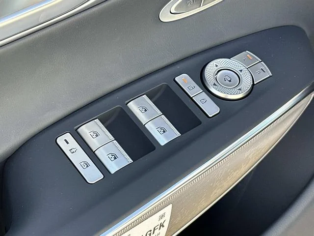 2026 GENESIS GV70 Sport Advanced - Photo 29