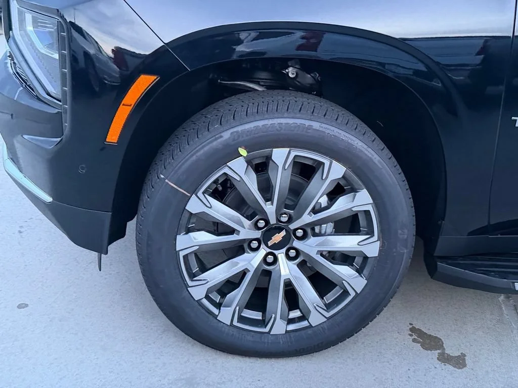 New 2026 Black Chevrolet High Country image 4