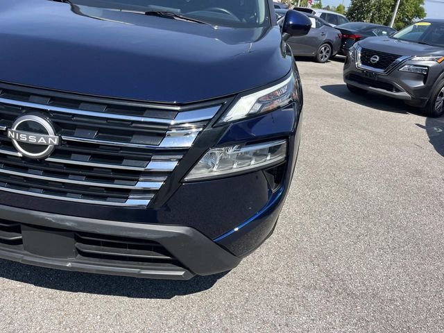 Used 2025 Blue Nissan SV image 9