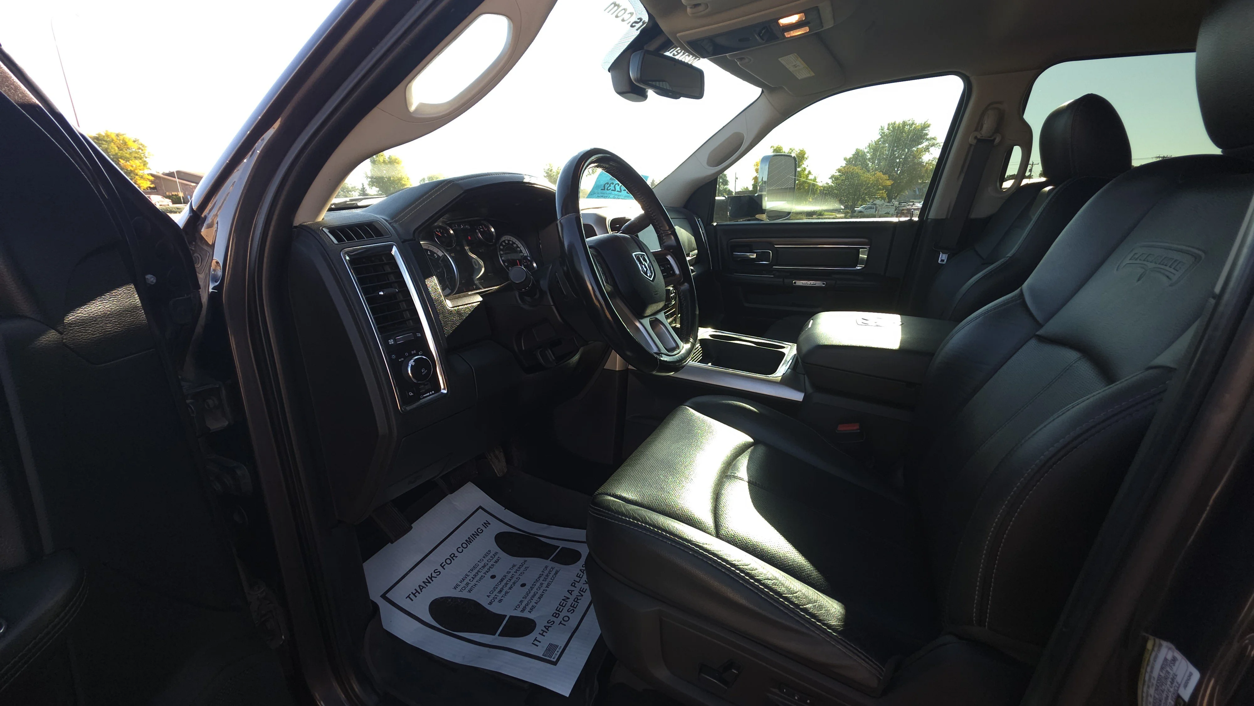 Used 2018 Granite Crystal Metallic Clearcoat Ram Laramie image 9