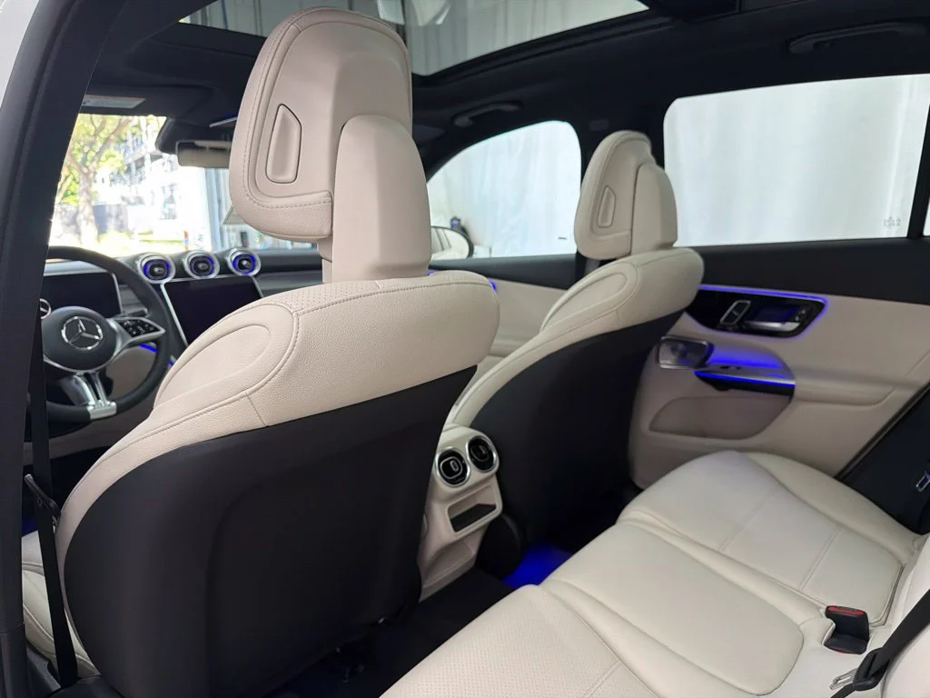 New 2027 White Mercedes-Benz GLC 300 image 21