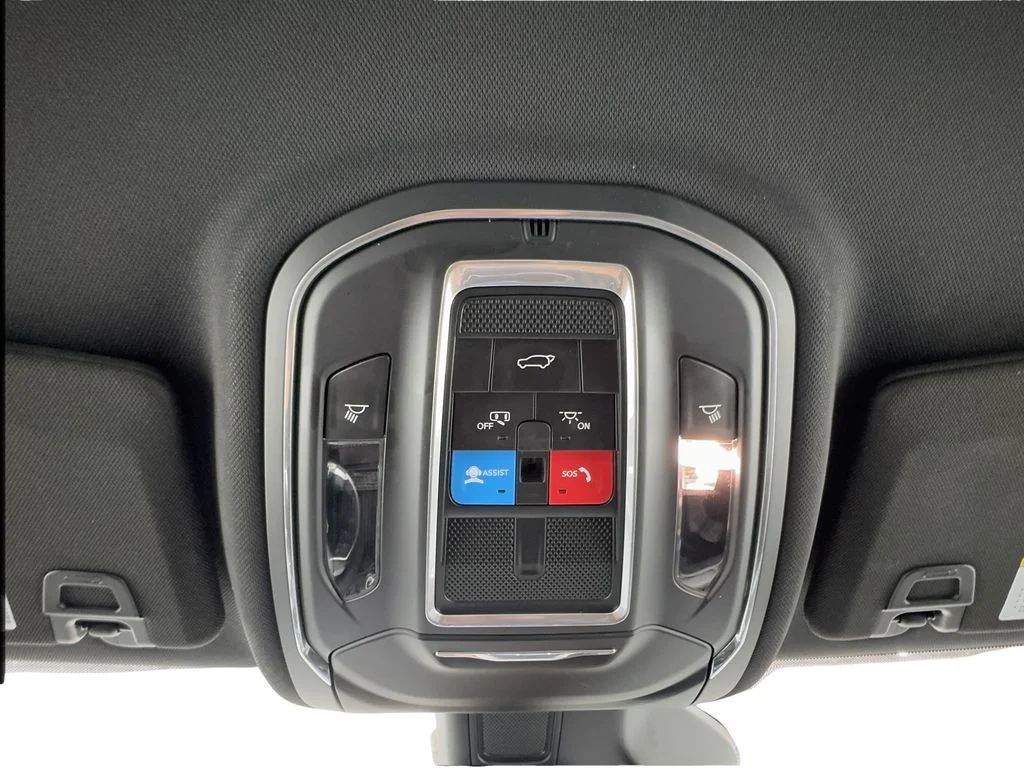 Used 2024 White/off-white Jeep Altitude image 44