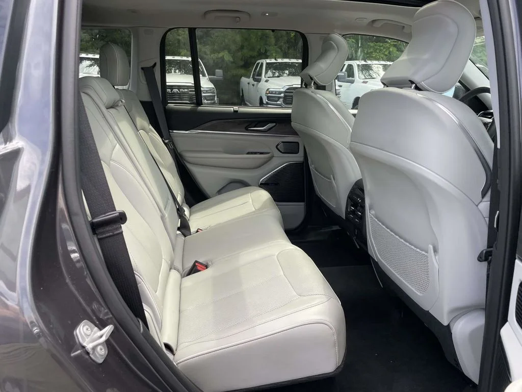 Certified Used 2022 Gray Jeep Overland image 14