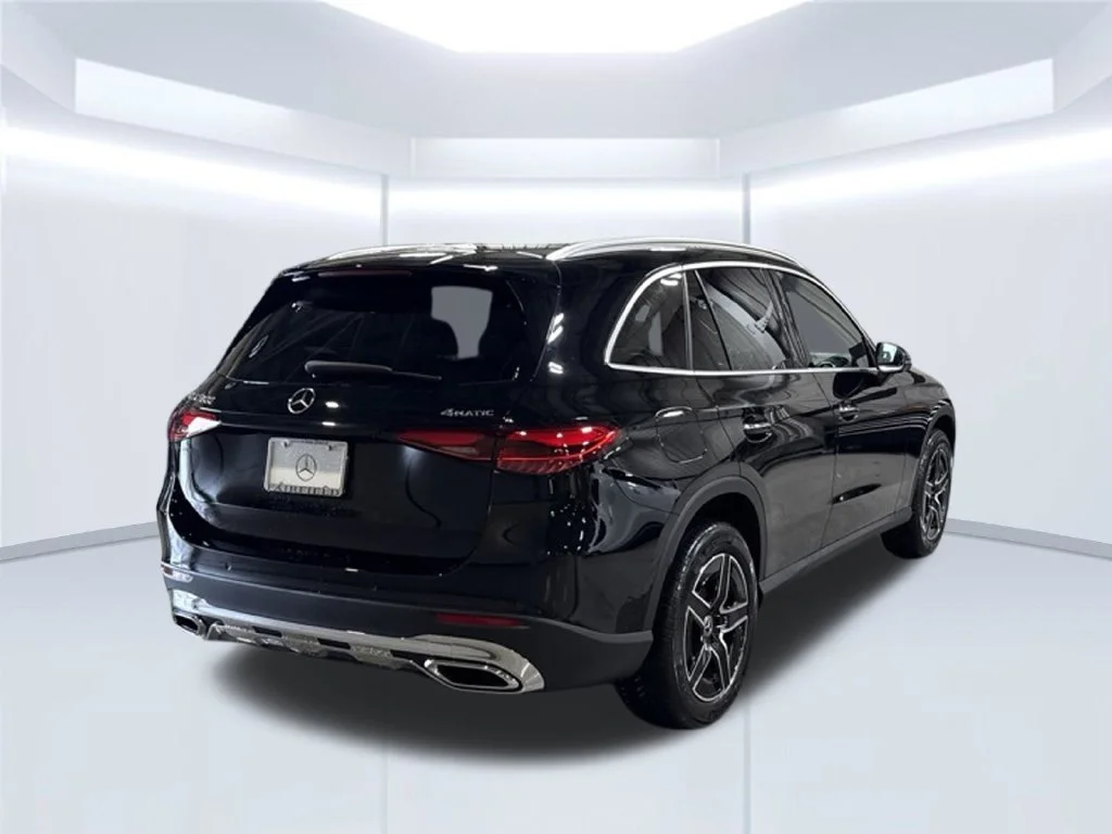 Used 2027 Black Mercedes-Benz GLC 300 image 5