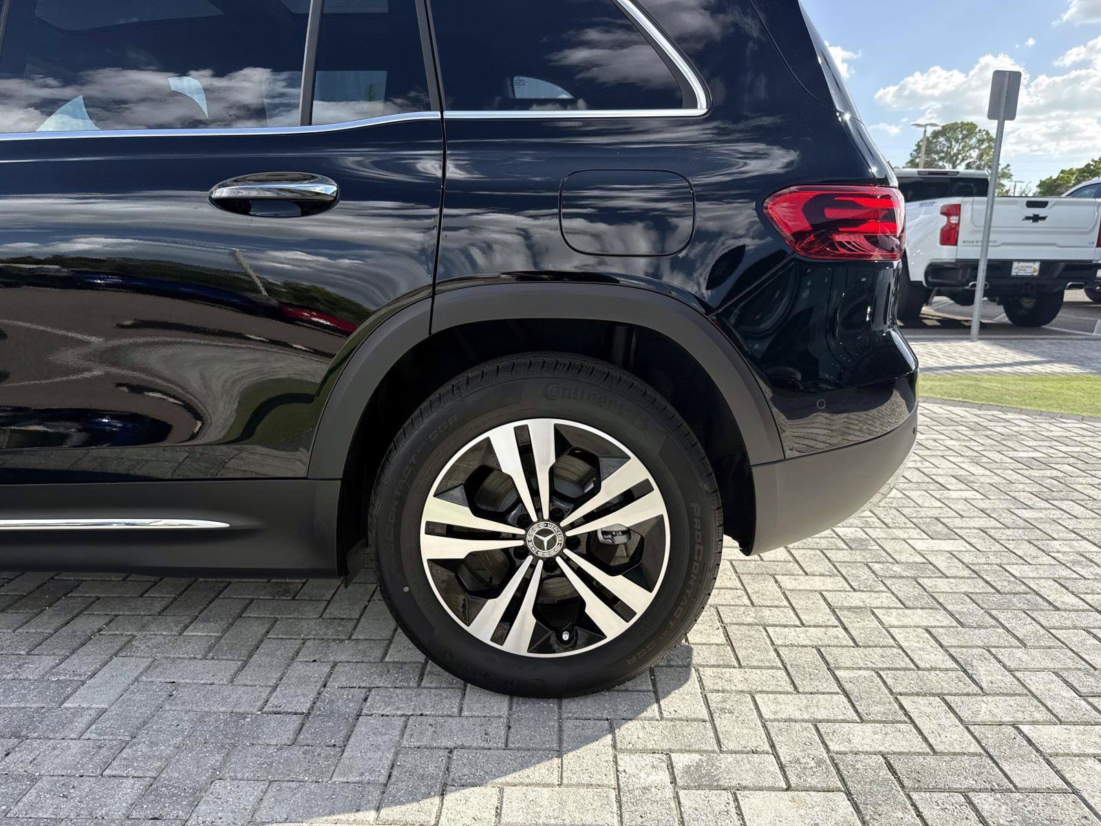 New 2026 Black Mercedes-Benz 250 SUV image 11
