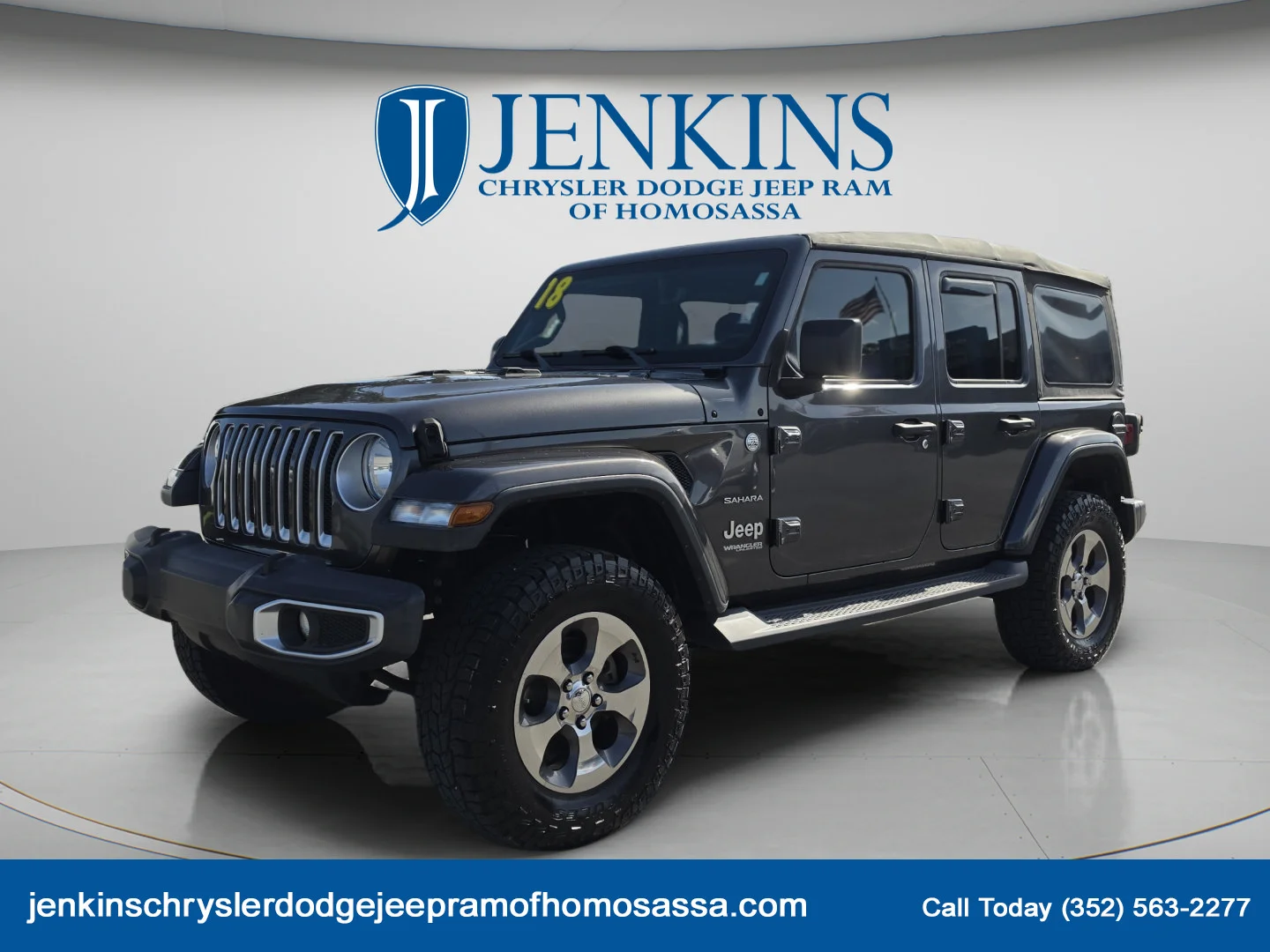 Used 2018 Granite Crystal Metallic Clearcoat Jeep Sahara image 10