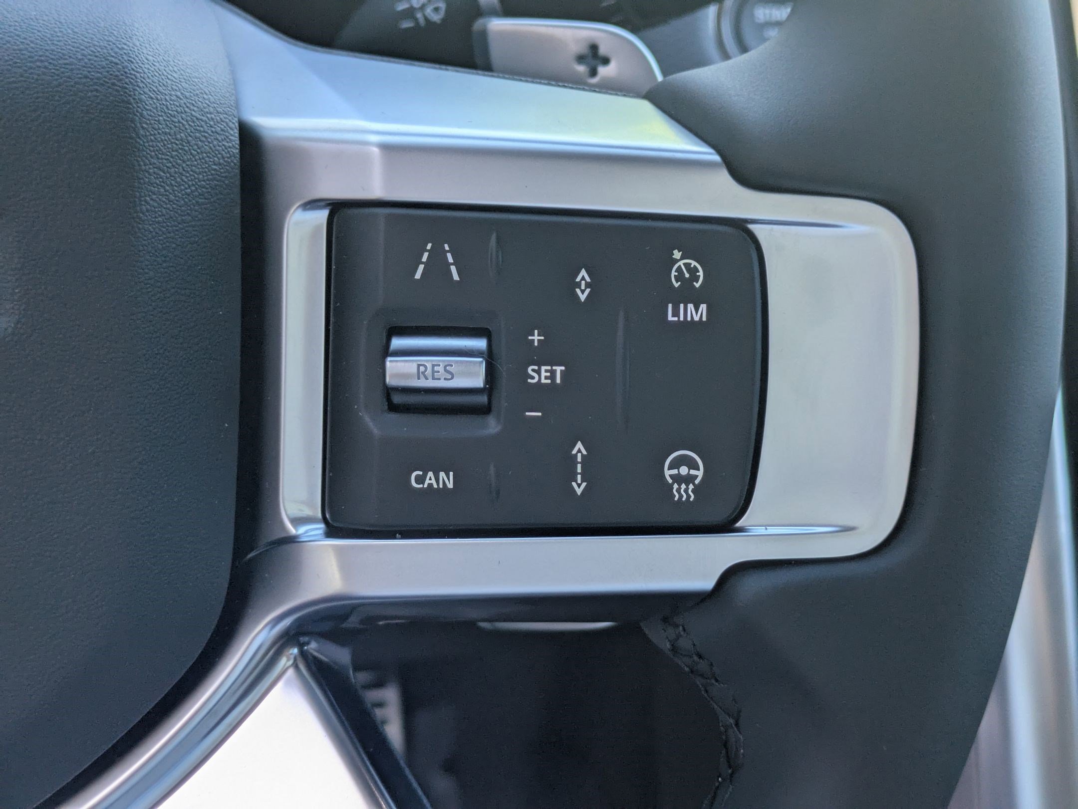 New 2026 Carpathian Grey Land Rover Gemini Edition image 17