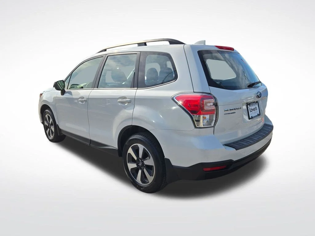 Used 2018 White Subaru 2.5i image 6