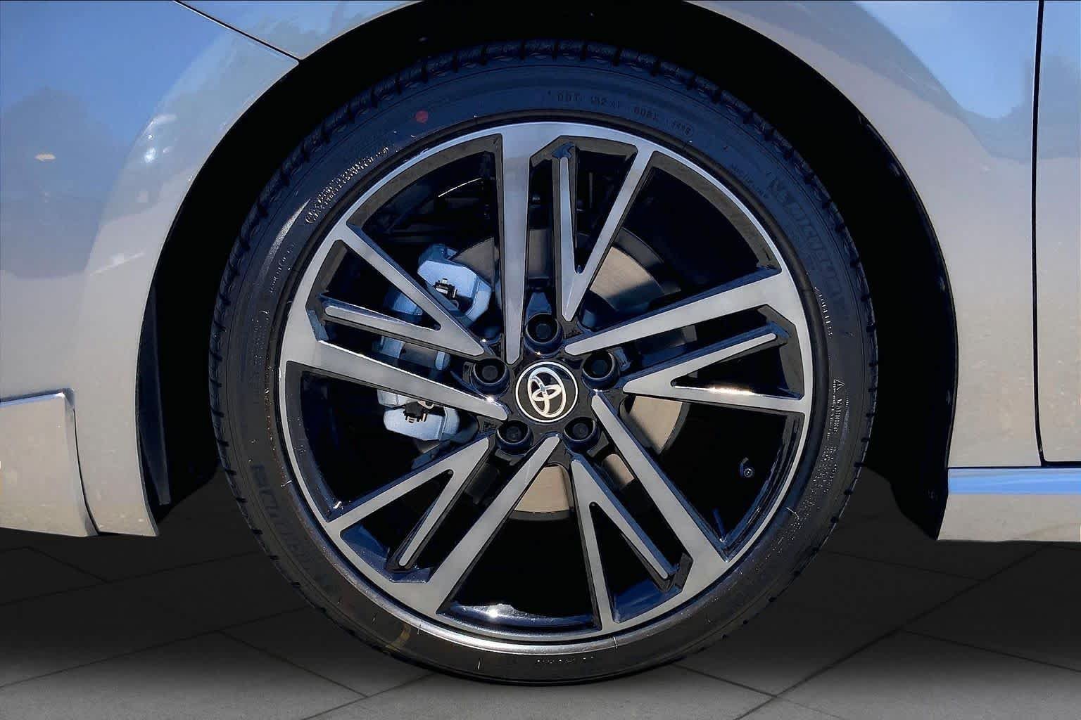 New 2026 Heavy Metal with Midnight Black Metallic roof Toyota XSE image 11
