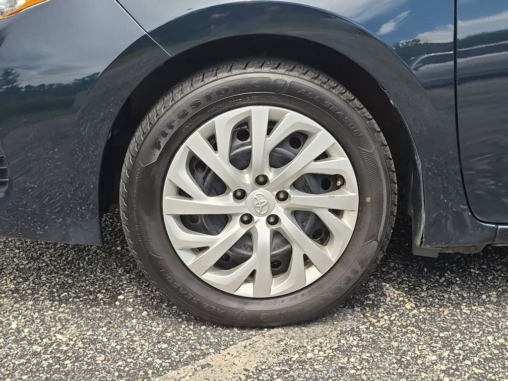 Used 2018 Blue Toyota LE image 13