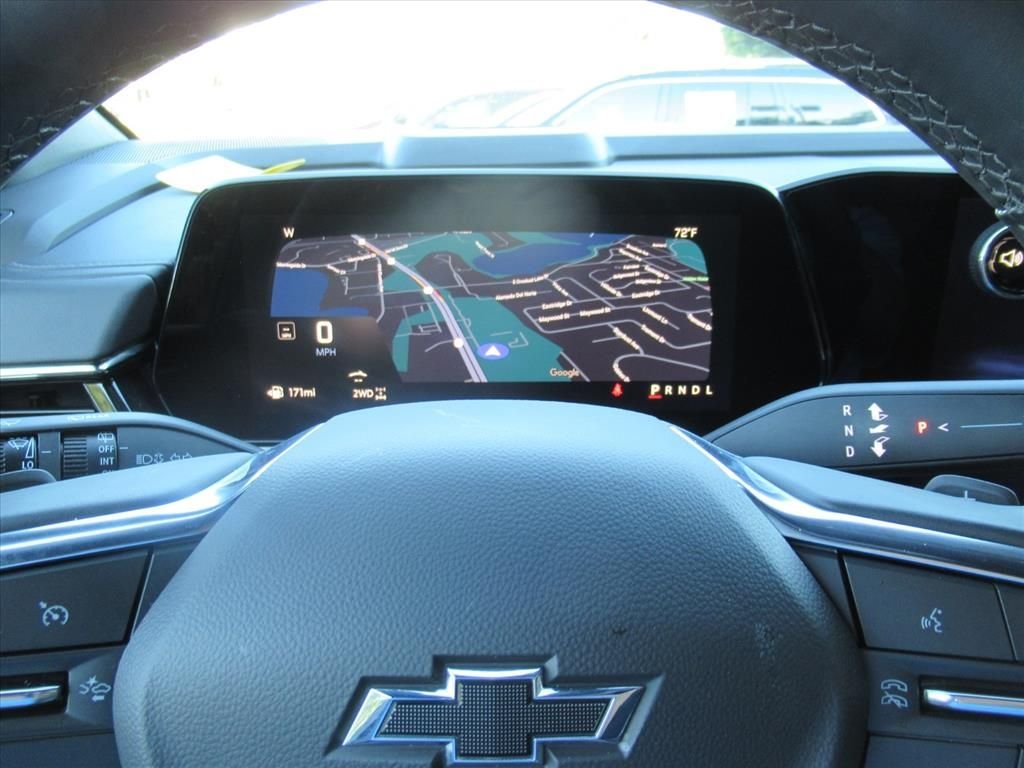 Used 2025 Gray Chevrolet Z71 image 24