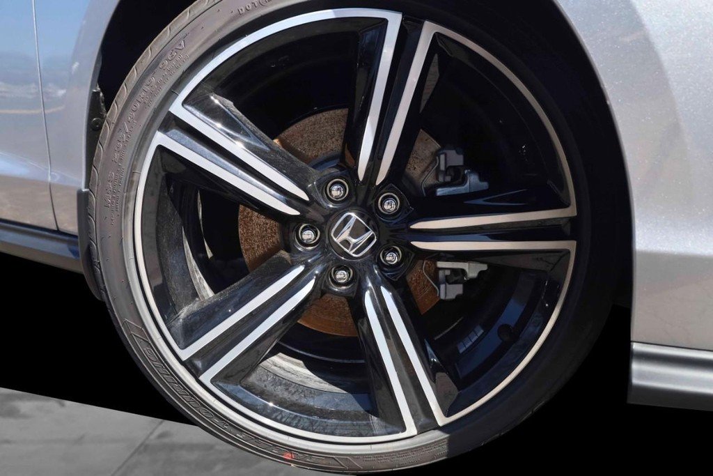 New 2026 Solar Silver Metallic Honda Sport Hybrid image 3