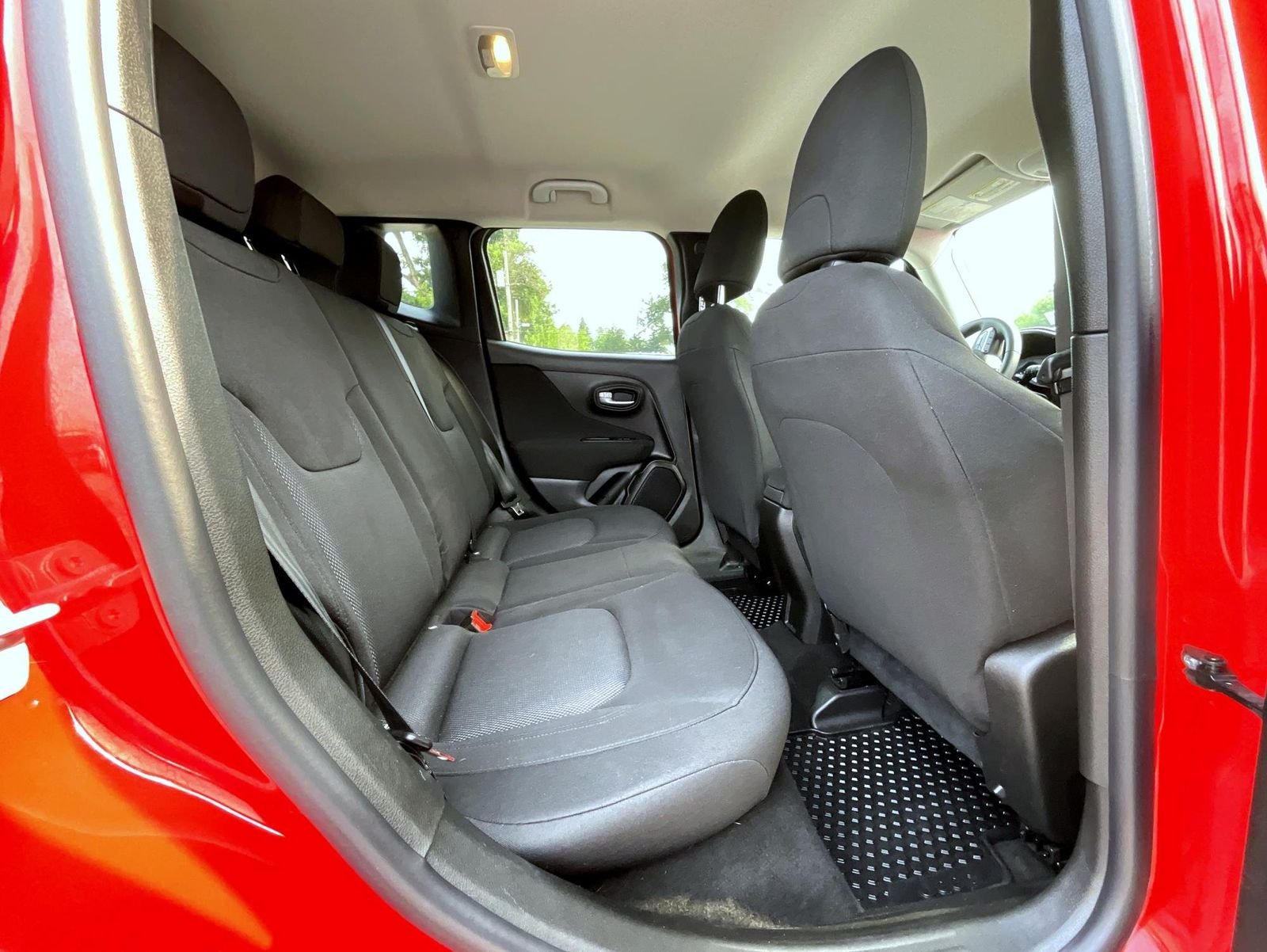 Used 2019 Red Jeep Sport image 21